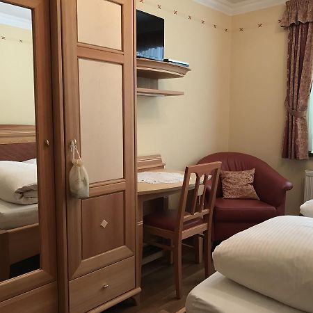 Gasthof-Pension Zur Klause Раттен Экстерьер фото