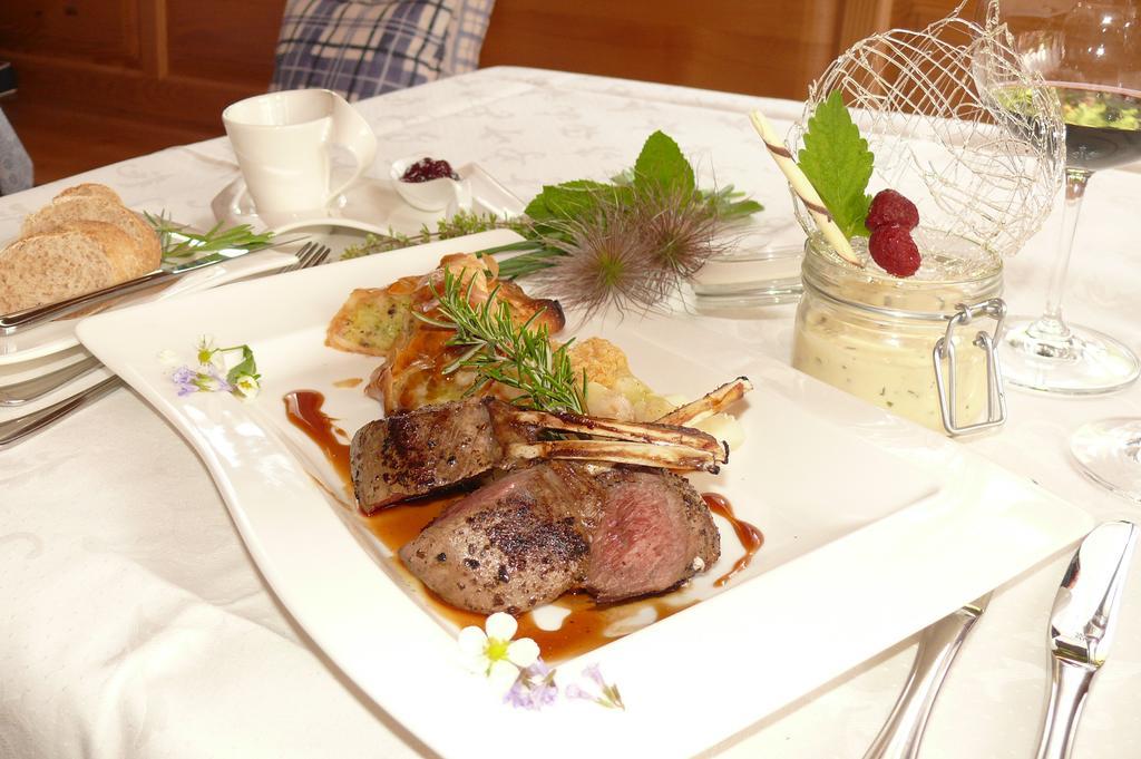 Gasthof-Pension Zur Klause Раттен Экстерьер фото