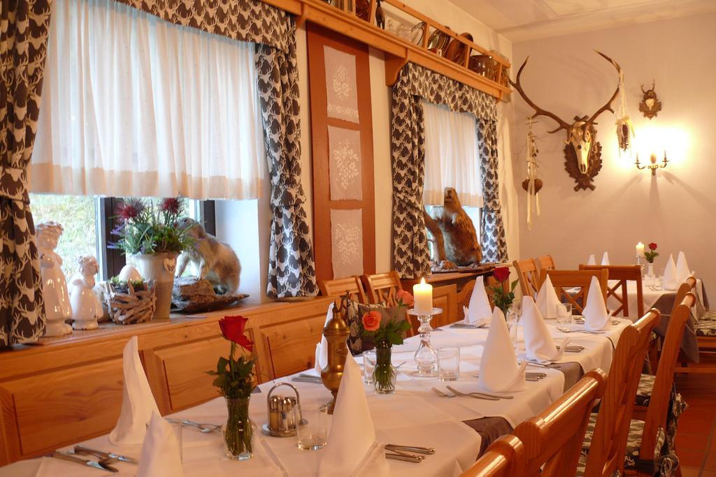 Gasthof-Pension Zur Klause Раттен Экстерьер фото