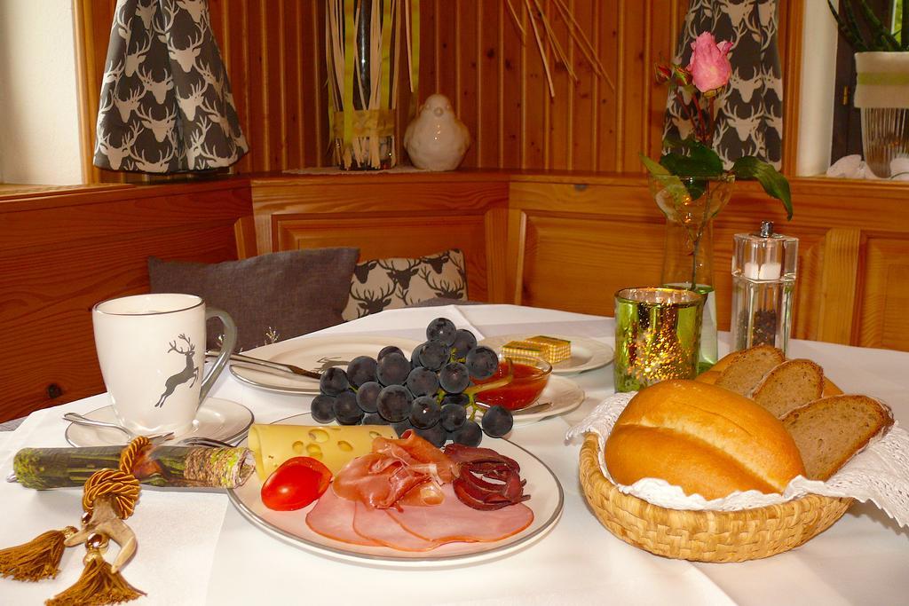 Gasthof-Pension Zur Klause Раттен Экстерьер фото